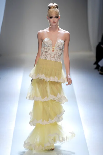 Look 30